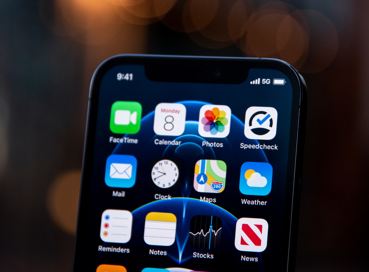 科尔沁右翼中苹果手机维修分享为什么 iPhone 12 在冬季会自动关机 